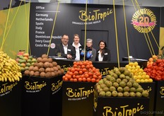 Alwin van 't Hart (meest links) en collega's van BioTropic. Breiden uit naar Costa Rica en hebben dat onlangs gedaan in Spanje.