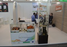 Het Spaanse Frutas Biomova teelt granaatappelen en sinaasappelen, en brengt eveneens marmelades op basis van sinaasappel op de markt.