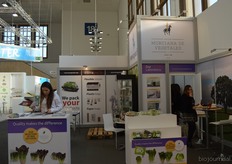 Marina Torres Romero van het Spaanse Murciana de Vegetales. Het bedrijf verhandelt tal van biologische slasoorten, waaronder Little Gem, romaine, e.d.