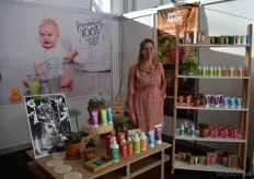 Esther Keddeman van Petit & Jolie: “Onze handzeep, baby lotion en andere producten zijn uitsluitend gemaakt van 100% natuurlijke ingrediënten.”
