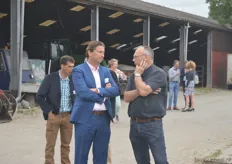 Op de voorgrond: Niels Back van Triodos Bank in gesprek met Peter Lamet van BD-Totaal.