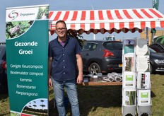 "Johan Meersma van Orgapower Bodemverbeteraars. "Trichoderma levert in symbiose met het wortelstelsel van uien en zet daarmee andere kwalijke schimmels buitenspel."