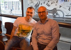 Roelof Hulst en Adriaan Jeziorski van Natudis wachten op het begin van de presentaties.