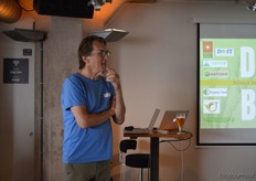 "Mede-initiatiefnemer Eymert van Manen vertelde wat meer over het doel van de BioBorrel. "We willen een platform creëren waar ook ruimte is voor discussie om zo de sector verder te ontwikkelen. In december, na de vierde BioBorrel, besluiten we of we hier volgend jaar mee doorgaan. We staan ook zeker open voor suggesties."