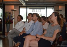 Op de voorste rij: Herco Schoemaker, Sandy Vree en Rob van Santen namens IDorganics en Eveline Renders van De Traay.