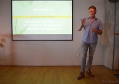 Kees maakte onder meer duidelijk dat hij vreest dat de regelgeving en normering het behalen van klimaatdoelstellingen en innovaties binnen de Europese bio-landbouw in de weg zit.