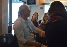 Rob Bos van Eco-Groothandel hield in de discussie nog een pleidooi om de politiek onder druk te zetten om CO2-beprijzing in te voeren (door bijvoorbeeld kunstmest te belasten worden reguliere producten duurder).