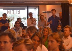 "Aart-Jan Knauff van DO-IT riep uiteindelijk op om te stoppen met het aanvallen van Ekoplaza. "De vraag is vooral hoe we samen een sterke keten kunnen gaan vormen. Dat is veel belangrijker dan kritiek leveren op elkaar. We moeten daar als partners vorm aan geven en volgens mij heeft het meer zin om te brainstormen hoe we de sector samen kunnen versterken."