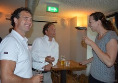 Sandy Vree, Herco Schoemaker (IDorganics) met Eveline Renders (De Traay).