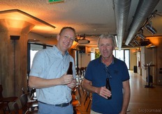 Martijn Ros van De Bolster Biologisache Zaden met Harry Seelen van Bio Ceelen.