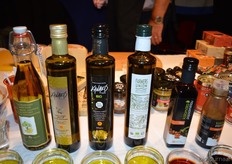 Hij had verschillende soorten biologische olijfolie bij uit Griekenland.