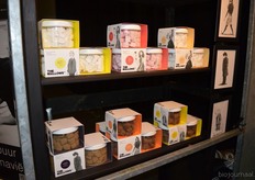 "Bij De Witte Eland is ook deze lijn met bio-marshmallows verkrijgbaar. Rudy: "Alle familieleden van 'The Mallows' staan voor een bepaalde smaak."