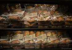 "Henk: "Ons Duitse zusterbedrijf Bio Breadness produceert het brood en we verkopen dit onder het consumentenmerk Slooow."