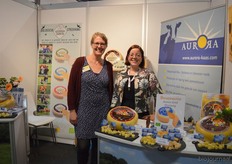Ook Aurora Kaas debuteerde op de Vakbeurs Foodspecialiteiten. Manon ten Dam en Anne Schoenmakers lieten onder meer proeven van de biologische streekkazen onder het merk Achterhooks Dearntjen.