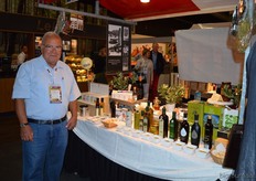 Nicos Patsatzis van Melekos Import. Hij heeft onder meer biologische kruidenthee met saffraan bij. Dit product werd door de vakjury tot de Beste Noviteit van 2017 verkozen.