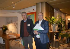 Henk Poppenk van Urtica De Vijfsprong met Peter Lamet van BD-Totaal.
