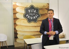 “De pitabroodjes lopen met name in Scandinavië buitengewoon goed”, aldus Ruud Salari van Pita- Bakkerij Cairo. In Nederland zijn de varianten naturel, volkoren en spelt vooral in trek.