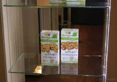 Jan de Waal van Euro Patisserie Producties vertelt dat het bedrijf al ruim 10 jaar levert aan bio- speciaalzaken. Zo ook deze “whole grain cookies”.