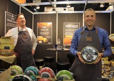 “Bio Truffo, een jonge kaas (5kg) valt goed in de smaak”, vertelt Bjorn Tack van Treur Kaas.