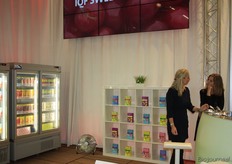 RedOrange introduceert Smoothie Rebels: convenient smoothiemixes. Levert ook als private label en doet dit onder meer voor G’woon en Bio+, vertelt Esther Rops (links).
