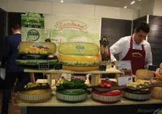 Landana Organic van Vandersterre. De oude bio-kaas is qua textuur erg zacht en heeft “de smedigheid van een belegen kaas”, vertelt Marten Bakker.