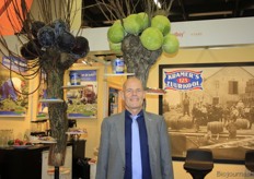 Gerrie Groot van G. Kramer & Zonen lacht: “Onze kolen groeien in bomen.” Het bedrijf verwerkt kolen tot zuurkool en vierde twee jaar geleden haar 125-jarig jubileum.