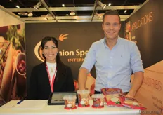 Christian Koeman (rechts) van Onion Specialties. “Op het gebied van bio-uitjes zien we veel groei in Scandinavië en Duitsland en nu in toenemende mate ook in Nederland.” De producent van gefrituurde uitjes levert in retailverpakking, maar ook voor de foodservice.