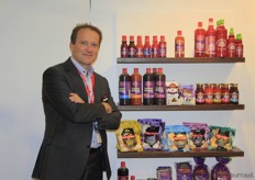 De biologische kokosmelk van Go-Tan is verkrijgbaar bij Albert Heijn en wordt ook naar Frankrijk geëxporteerd. Op de foto commercieel directeur Barry Beekers.