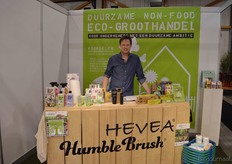 "Bart de Vries gaf aan dat Eco Groothandel vooral goed opviel omdat het om een non-food groothandel gaat. "Deze beurs is veelal op voeding gericht, dus we vallen op." Eco Groothandel debuteerde op de BioXpo VitaSana. "We leveren al aan verschillende Belgische klanten."
