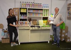 "Nathalie Dolman en Marcel Belt presenteerden de producten van Marcel's Green Soap. Marcel had ook een nieuwtje: per 1 november nemen ze het merk DrieHoek over van Unilever. "Beide merken zijn zo verschillend, we zijn er van overtuigd dat ze elkaar zullen versterken."