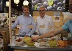 Jesse 't Lam en Vincent van Gorkom van GoPure. Daar kregen bezoekers de kans om te proeven van de nieuwe Fruits & Veggies: een mix van gebakken groente en gedroogd fruit.