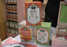 "Ronald: "We hebben onze serie feestelijke biologische theeën met deze drie soorten uitgebreid."