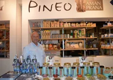 Bij Erik Kowalski kon men terecht voor meer informatie over de merken Pineo en Amanprana. Noble House wordt op de Nederlandse markt vertegenwoordigd door Tim Spek.