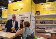 Ad de Bruin van TS Products in gesprek met een aantal bezoekers.