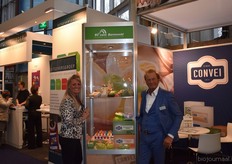 "Henk en Rosita van Hamersveld van Eicom staan al meerdere jaren op deze beurs. "Het is een goede beurs, met veel bezoekers", zo zegt Henk."