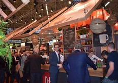 Een gezellige drukte bij de stand van Douwe Egberts.