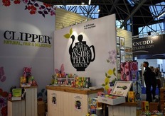 Clipper staat aan de andere kant van Jetdrinks met een apart hoekje voor de biologische theesoorten.