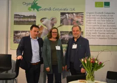 Ton van Wolfswinkel, Aafke van Tilburg en Johan Devreeze vertelden in dezelfde stand alles over de Organic Goatmilk Coöperatie.