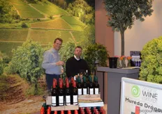 Ramon van Huffelen in de gloednieuwe stand van Natrada, waarin de nadruk lag op het Organic Wine Concept.