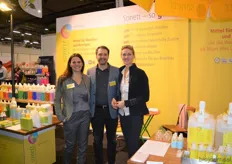 Kerstin Schram, Andreas Roth en Marja Janse van Rensburg namens Sonett. Sonett presenteerde een nieuwe wc-reiniger.