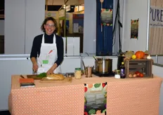 Natasja Moleman heeft gestudeerd aan De Groene Kook Academie en is pas gestart met Natasja's Soepkeuken, ze geeft workshops en doet soepcatering. Tijdens de beurs geeft ze informatie en laat ze mensen proeven van haar soep.