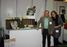 Wim Neuteboom en Joyce van Hees vertegenwoordigen de productlijn met aardewerk van puur natuurlijke herkomst van Emile Henry Organic.