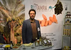 Krimo Azzouza van BioTamra. Hij was dit jaar voor het eerst aanwezig op de beurs. Ze presenteerden dadels maar ook producten waar dadels in verwerkt zijn zoals stroop en choco dadels.