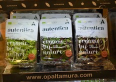 Altamura O.P. laat de bezoekers onder andere kennis maken met de biologische salade uit het assortiment.