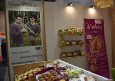 Het Franse biologische bedrijf Vieux Pointet toont haar biologische producten onder het merk Selena.