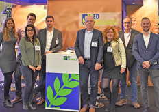 ED Organics staat voor het eerst op de BIOFACH in een eigen stand, ze zijn hard gegroeid sinds 2011 en staan met een groot team van in totaal 8 personen op de beurs. Midden-voor directeur Eric Daniëls met zijn team.