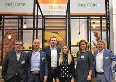 Marco Molier (tweede van links) staat op de BioFach met zijn team van Biocore. Tevens is er ook een Spaanse collega aanwezig voor de Spaanse markt (links op de foto).