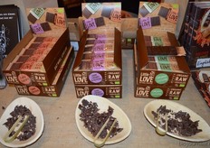 "Bezoekers konden tijdens de BIOFACH niet alleen van de welbekende Lovechock bars proeven. Dit zijn namelijk de nieuwe Little Love-repen. Fran: "Deze lijn is wat meer toegankelijk en we willen hem dan ook wat breder neer gaan zetten, zo passen deze repen bijvoorbeeld ook goed in het aanbod bij tankstations."