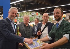 Henk van der Vegt, Achim Tijkorte en Wilfred Jonkman (allen Reudink) en bio-boer Bartele Holtrop.