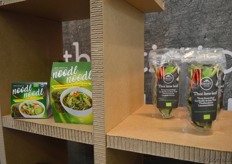 "Onno: "Ik ben erg blij dat we binnenkort deze biologische instant noodles aan ons assortiment kunnen toevoegen. We hebben een fantastische eerste dag achter de rug. Ook met het Thais limoenblad gooien we hoge ogen. Dit was tot nu toe nog niet beschikbaar op de Europese markt. We drogen deze bladeren in de kas in Thailand."